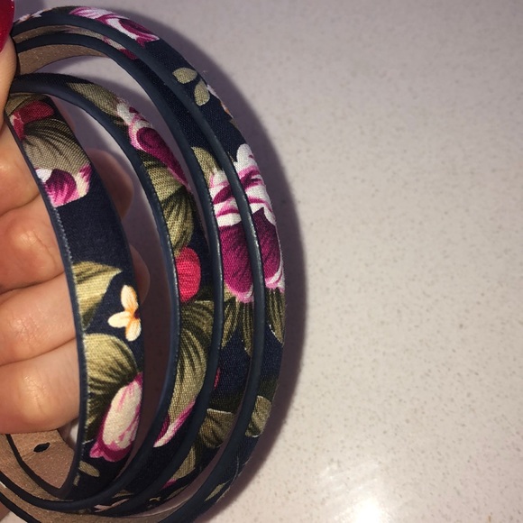 NWOT Floral Thin Belt 40” - Picture 2 of 3